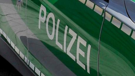 Ein junger Schwarzfahrer hat im Landkreis Donau-Ries die Polizei beschäftigt. Gemeinsam mit einem 11-Jährigen hatte er nächtliche Fahrten in einem VW-Bus unternommen.