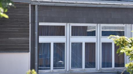 Bei der Sanierung der Realschule Wemding werden als Nächstes die Fenster eingebaut. 