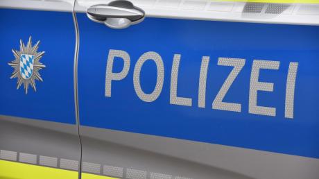Die Polizei meldet einen Unfall von der B2 nahe Bergstetten/Buchdorf.