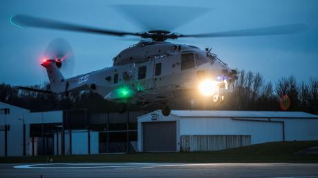 Der zweite Prototyp des Hubschraubers NH 90 Sea Lion ist in Donauwörth zu seinem Erstflug gestartet.