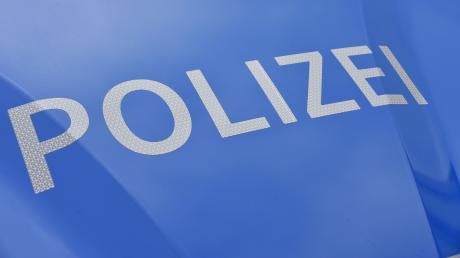Die Polizei hat auf der B2 bei Monheim einen rücksichtslosen Autofahrer gestoppt.