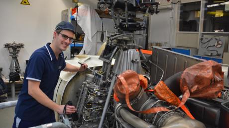 Matthias Koller hat die Ausbildung zum Fluggerätmechaniker als Bester in Deutschland abgeschlossen. Er arbeitet bei Airbus Helicopters. 