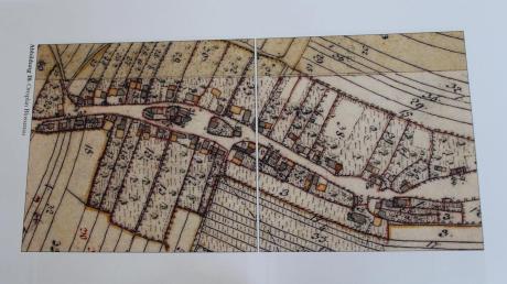 So war der Tagmersheimer Ortsteil Blossenau um das Jahr 1830 kartiert. Die historische Abbildung findet sich im Heimatbuch. 