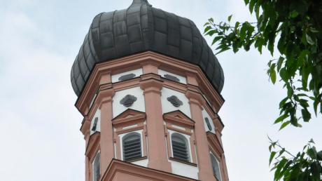 In den Kirchturm in Mertingen hat ein Blitz eingeschlagen.
