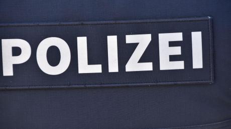 Die Polizei sucht nach einem Dieb, der sich in einem Wohnhaus in Oberndorf zu schaffen machte. 