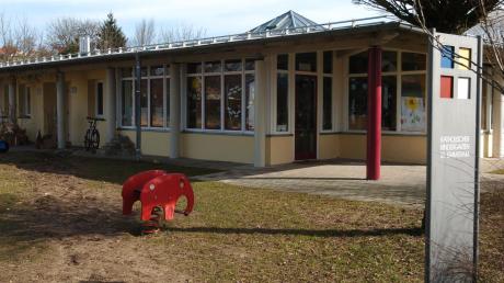 In der Kindertagesstätte St. Emmeram in Wemding passierte ein Unglück. Ein Bub erlitt schwere Brandverletzungen.