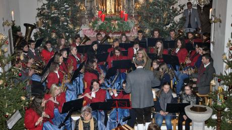 Wunderbare Klänge entfalteten sich beim Weihnachtskonzert in der Röglinger Pfarrkirche. 