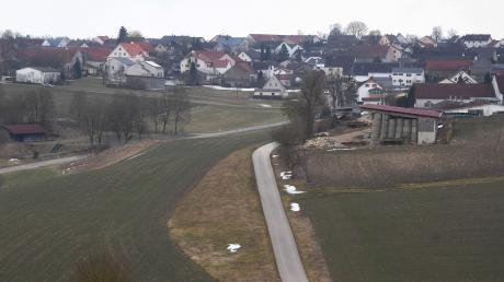 In Rögling herrscht Uneinigkeit über den Standort eines Mobilfunkmastes. Der Arbeitskreis Mobilfunk ist gegen einen Mast in der Dorfmitte. 