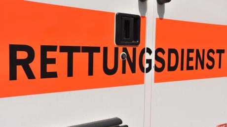 Nach einem Unfall auf der B16 bei Erlingshofen war das Rote Kreuz im Einsatz.