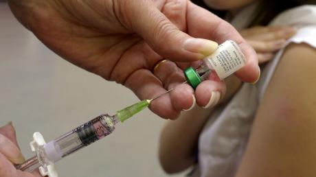 Masernimpfung ist derzeit in der Diskussion – ausgelöst von Bundesgesundheitsminister Spahn, der sie als Pflicht einführen will.