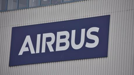 Bei der Firma Airbus Helicopters in Donauwörth werden zahlreiche Mitarbeiter auf das Coronavirus getestet.