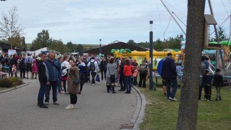 Tausende Besucher tummelten sich auf dem traditionellen Herbstfest der Stiftung Sankt Johannes in Schweinspoint, das bereits zum 35. Mal stattfindet. Viele Attraktionen für Groß und Klein waren geboten. 	