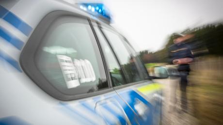 Bei einer Verkehrskontrolle bei Hainsfarth wurde ein Mann ohne gültige Fahrerlaubnis erwischt. 