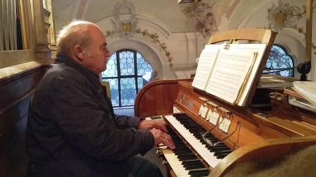 Kürzlich wurde Heinrich Speer für sein eisernes Organistenjubiläum geehrt. Dieses Weihnachtsfest wird auch für ihn ein ganz besonderes sein.