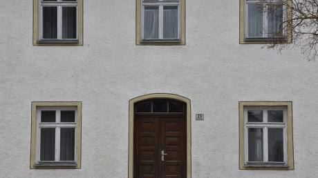 Das alte Schulhaus in Wolferstadt steht schon länger leer. Die Gemeinde sucht nach einem Konzept, wie das Gebäude genutzt werden könnte.  	
