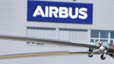 Auch der Hubschrauberhersteller Airbus Helicopters aus Donauwörth trifft der Rohstoffmangel. Der Konzern hat Pläne, wie er dem begegnen möchte. 	