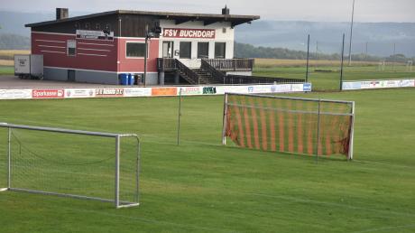 Der FSV Buchdorf möchte in jedem Fall ein neues Sportheim bauen. Nun denkt der Verein darüber nach, auch ein neues Rasenspielfeld zu errichten.  	