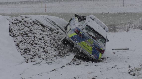 Polizei NRW Hochsauerlandkreis - Teurer Spaß! Wir Sauerländer kennen uns  mit Schnee bestens aus. ⛄❄ Auch das Autofahren bei Schnee ist für uns keine  Seltenheit. Die meisten von uns sind sicherlich schon