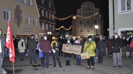 In Nördlingen soll am 14. Januar eine weitere Demonstration für Impfungen, Wissenschaft und Solidarität stattfinden. In Donauwörth fand bereits vor Weihnachten ein solcher Protest statt. 