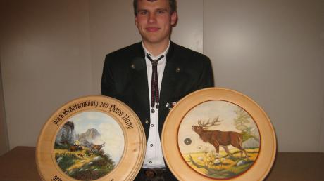 Mathias Reitner gewann die Jugendscheibe und die Ehrenscheibe des scheidenden Schützenkönigs. 