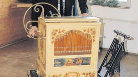 Bernhard Dallinger wird auch beim Pfarrfest in Dasing wieder Drehorgel spielen zugunsten der Orgel. 