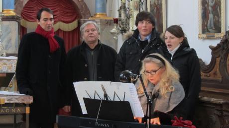 Die drei Baritone Christian Kirchmeier, Reinhard Leipert, Fabian Langguth musizierten zusammen mit Ulrike Tank-Leipert, musikalische Leiterin, und Sopranistin Tamara Nüssl. 