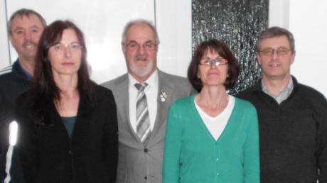 Der alte und neue Vorstand des RSV Kissing: (von links) Anton Keller, Ingrid Ortlieb, Willi Weiß, Gerda Keller und Andreas Grießer. 