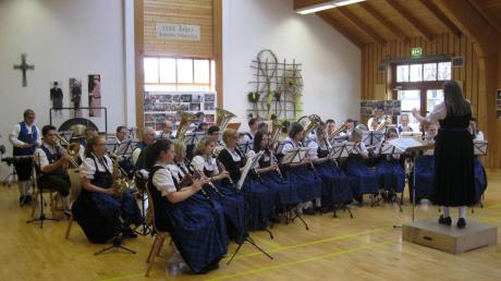 Der Musikverein Schmiechen spielte bei den Wertungsspielen sowie beim Festakt am Abend zum 40-jährigen Bestehen. 