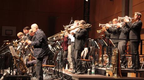 Volles Gebläse: Die mit 18 Mann stark besetzte Big Band unter Leitung von Thomas Zoller.