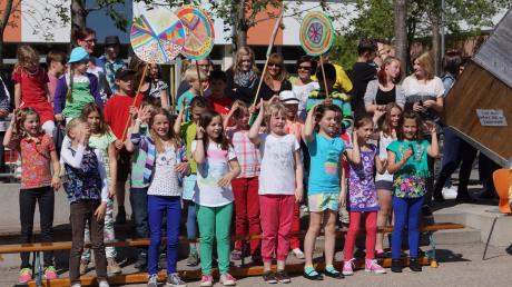 Die Schüler und Lehrer der Mittelschule Merching boten wir hier die Lollipops ein vielseitiges Programm.   