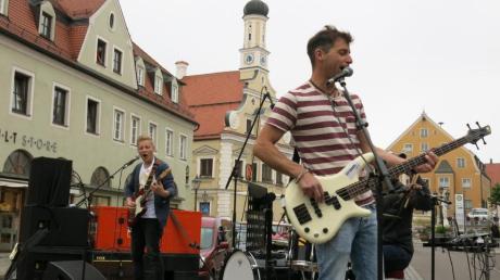 Tieflader-Tour mit dem Song für Friedberg von Sebastian Frisch und Band „Wo is’ Kai!“ sowie Nyro. 
