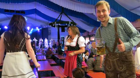 Unser Volontär László Dobos hat auf dem Friedberger Volksfest getestet, wie man sich in der Lederhose fühlt.