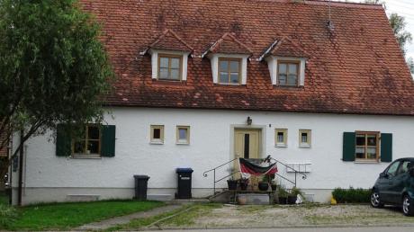 Wohnen im Gemeindehaus in Hofhegnenberg wird teurer, dafür wurde eine Zentralheizung eingebaut. 
