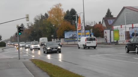 20 000 Fahrzeuge sind pro Tag auf der Bundesstraße 2 in Kissing unterwegs. Abhilfe soll die Augsburger Osttangente schaffen, die in Teilbereichen zu verwirklichen ist. 