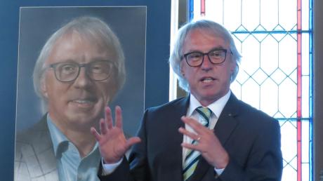 Dieses Porträt von Altbürgermeister Peter Bergmair wurde beim Empfang zu seinem 60. Geburtstag enthüllt. 