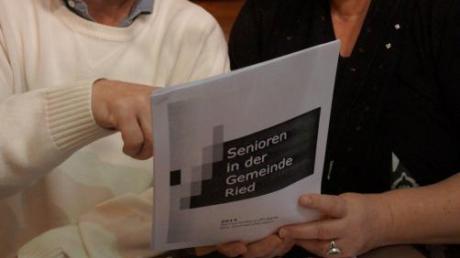 Viel Mühe steckten Elisabeth Fischer und Johann Weiß in die Erhebung zur Situation der Rieder Senioren. 