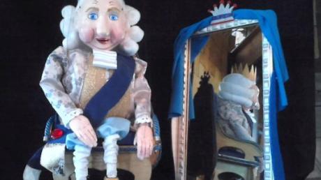 Die Marionettenbühne Mering ist schon fleißig am Üben für „Des Kaisers neue Kleider“. 	