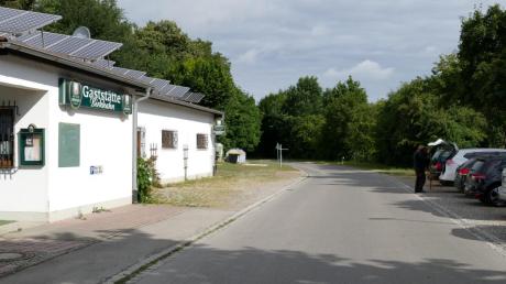 Vor dem Schützenheim von „Birkhahn“ endet der Radweg aus Hörmannsberg heraus nach Kissing. Die beiden Gemeinden bemühen sich derzeit jedoch um eine gemeinsame Lösung. 