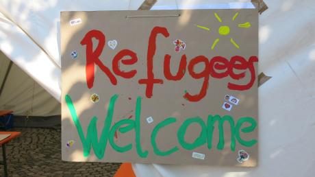 Zum dritten Mal wurden gestern Flüchtlinge in der Sporthalle des Friedberger gymnasiums einquartiert, die als Not-Erstaufnahmeeinrichtung dient. 