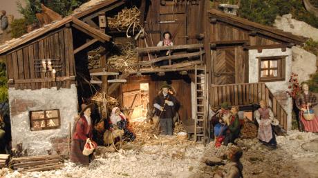 Das Herzstück der Taitinger Weihnachstkrippe ist der Stall mit der Heiligen Familie. 