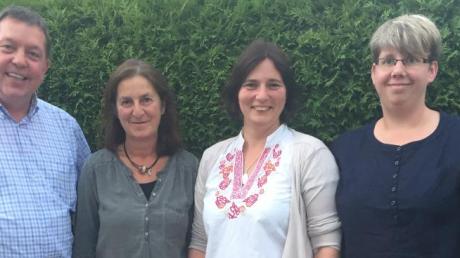 Neuer Vorstand beim Verein Regenbogenkinder: (von links) Ronald Kraus, Marlene Weiß, Dr. Jennifer Pfister-Schär und Diana Geißler. 	