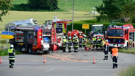 Nicht immer ist überhöhte Geschwindigkeit die Ursache von Verkehrsunfällen. Bei diesem Zusammenstoß, der sich Anfang Juli bei Zillenberg ereignete, hatte ein Lkw-Fahrer die Vorfahrt missachtet. 