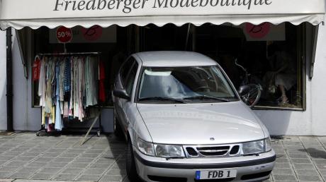 Damit die Friedberger nicht mehr so weit laufen müssen, dürfen sie direkt im Geschäft parken. 