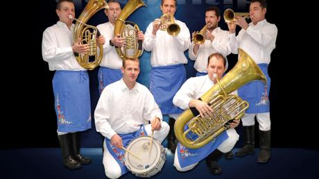 „Die kleine Dorfmusik“ aus dem Burgenland tritt gemeinsam mit den Musikern von „HopfenBlech“ in Wulfertshausen auf.  	Foto: kaalimies - Fotolia