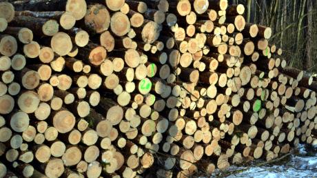 Acht Ster Holz verschwanden im Wald bei Häuserhof. 
