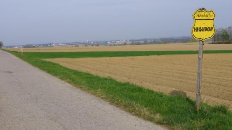 „Hoadorfer Highway“ nennen die Hochdorfer die Ortsverbindungsstraße nach Steinach liebevoll: In den Pfingstferien wird sie saniert.