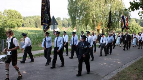 Mit einem kleinen, aber feinen Festzug durch Eurasburg wurde der Veteranen- und Reservistenverein bei den Feierlichkeiten zum 130-jährigen Bestehen unter anderem gefeiert. 	