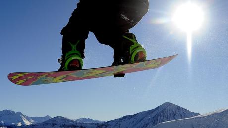 Auch Kurse für Snowboardfahrer gehören zum Winterprogramm der Skiabteilung des SC Eurasburg. 	