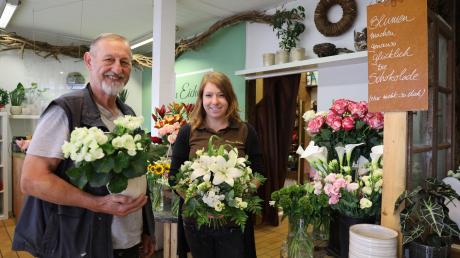 Den Lockdown nutzten Jakob Eichele und seine Mitarbeiterin Julia Hirschberger, um ihren Blumenladen in Herrgottsruh aufzufrischen. Sie freuen sich, dass die Kunden ihnen die Treue gehalten haben und jetzt wiederkommen. 	