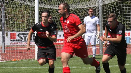 Der TSV Dasing II (schwarze Trikots) und der FC Affing II trennten sich unentschieden.